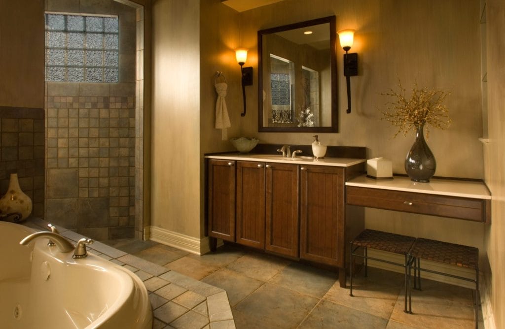 bathroom10 scaled 184 2 1024x668